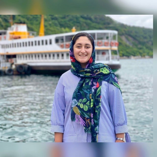 زهرا حسینی نیا 